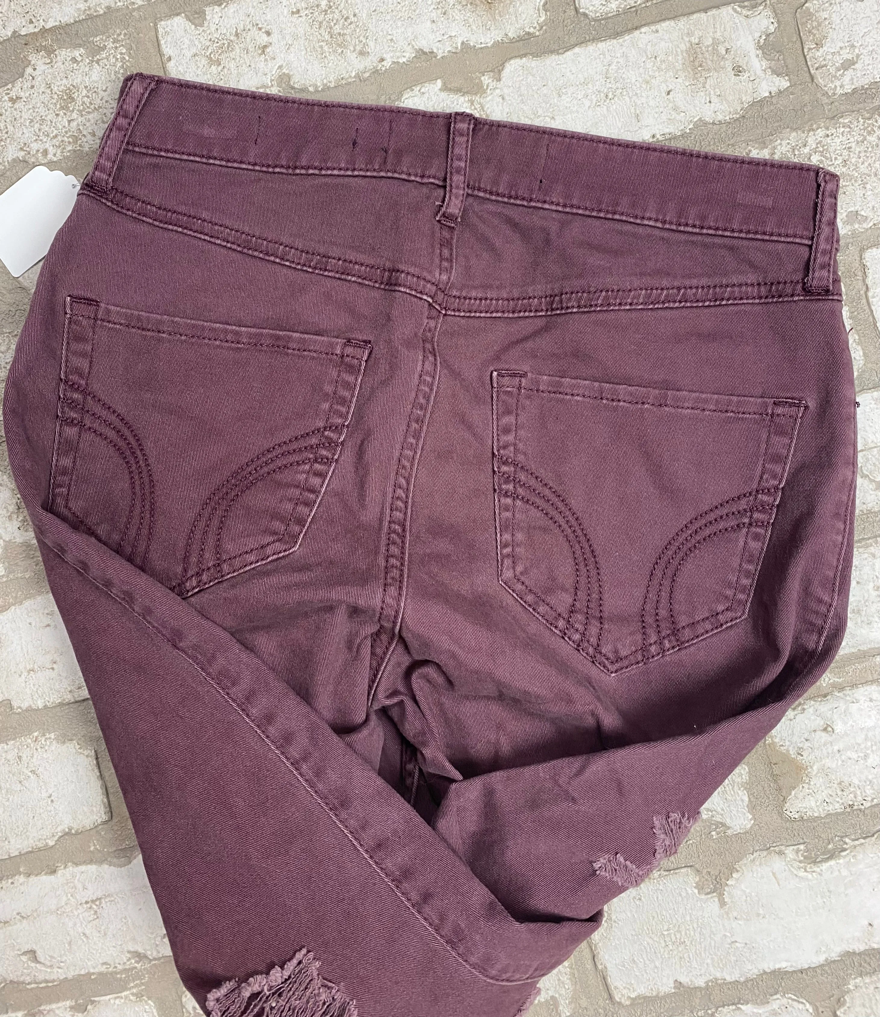 Hollister Hi-Rise Skinny Crop- (Size 5)