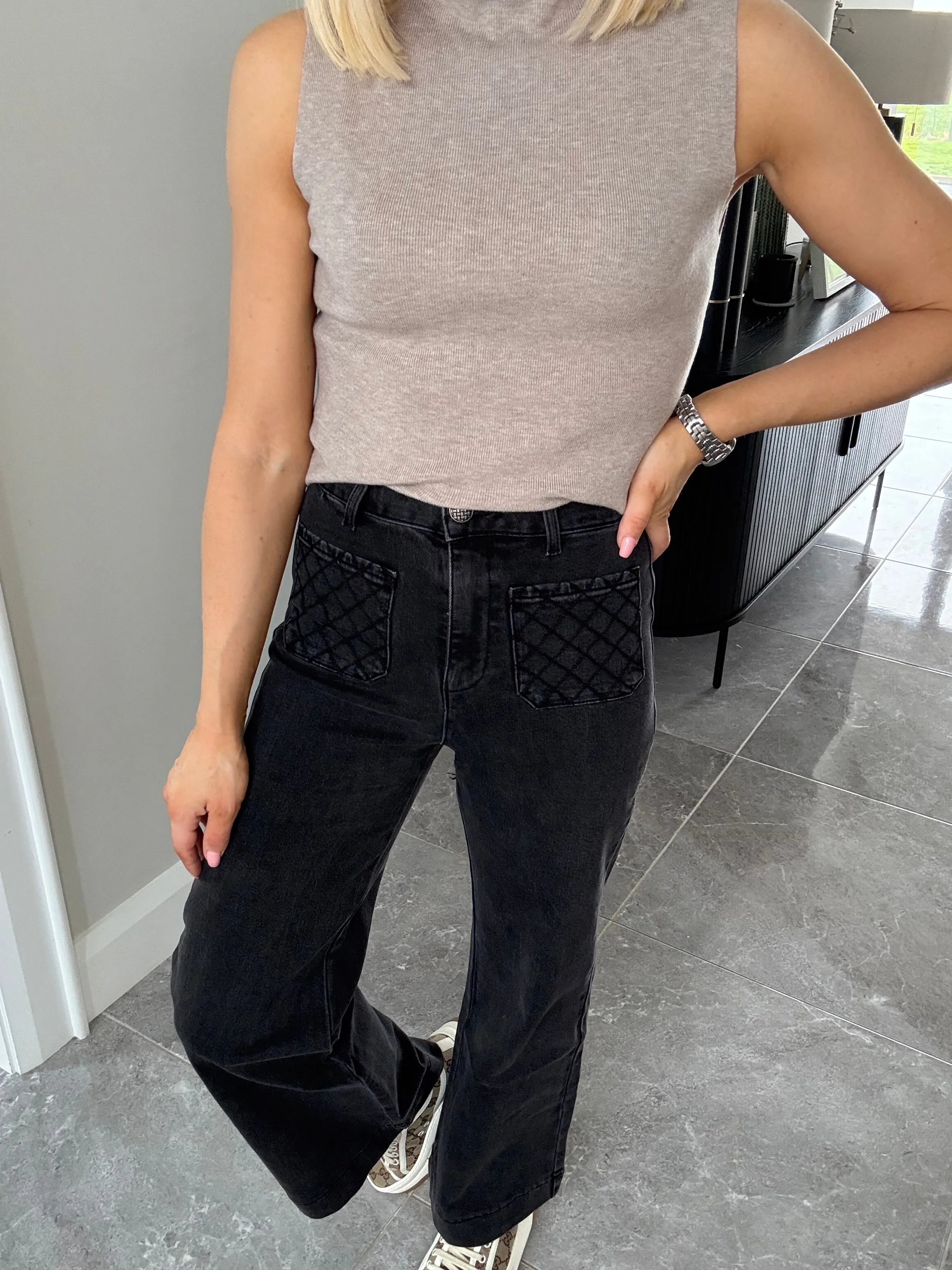 Louise Flare Cropped Jeans Black